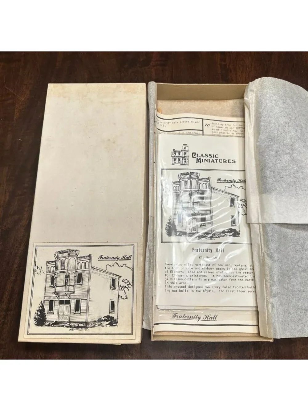 Classic Miniatures Fraternity Hall Kit 1:87 Scale HO Scale Model Building